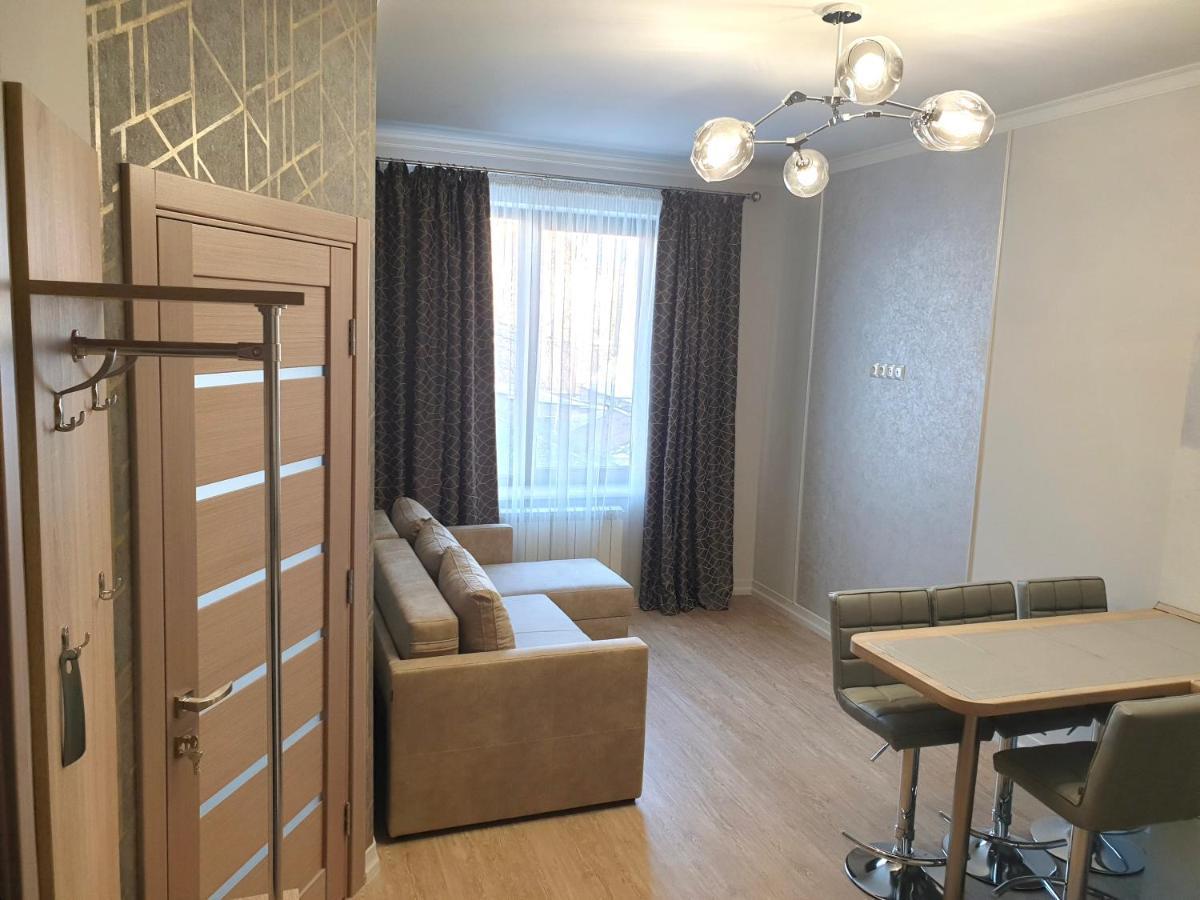 Apartment Sweethome 1 Free Parking Uzjhorod Eksteriør bilde